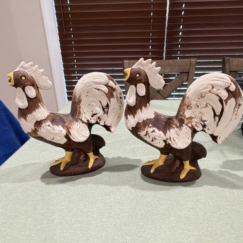 Pair of Braytons Laugna Vintage antique Rooster Figurines - Set (2)
