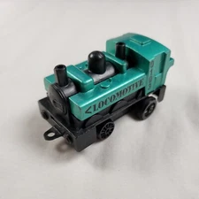 Toysmith Mini  Train Green  Locomotive 1013 Pull-Back 0103
