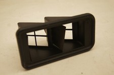 CHRYSLER - QUARTER PANEL AIR VENT GRILLE 55 1...