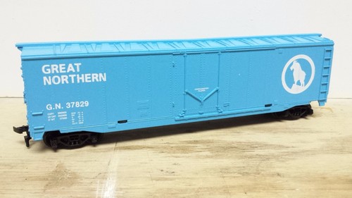 Gran Ferrocarril del Norte 50' vagón de caja puerta de enchufe único 37829 IHC escala HO RTR | Zustand: New