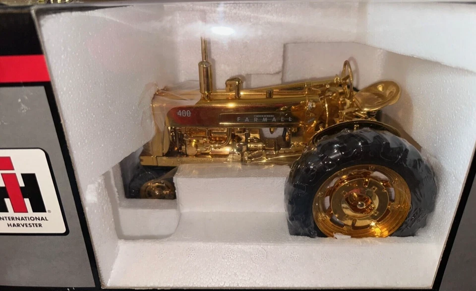 Gold International Harvester Farmall 300 400 50th Ann 1/16 SpecCast #15 NEW - Image 3 of 4