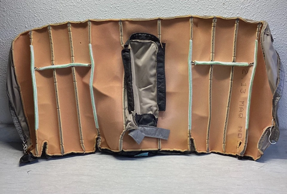 Ford Crown Victoria 2005 OEM cubierta trasera asiento trasero 5W3Z-5466600-AAA Foto 2 de 3