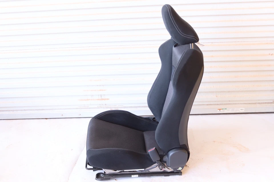 Toyota 86 2017-2020 asiento del lado del pasajero delantero derecho tela negra OEM Foto 2 de 4