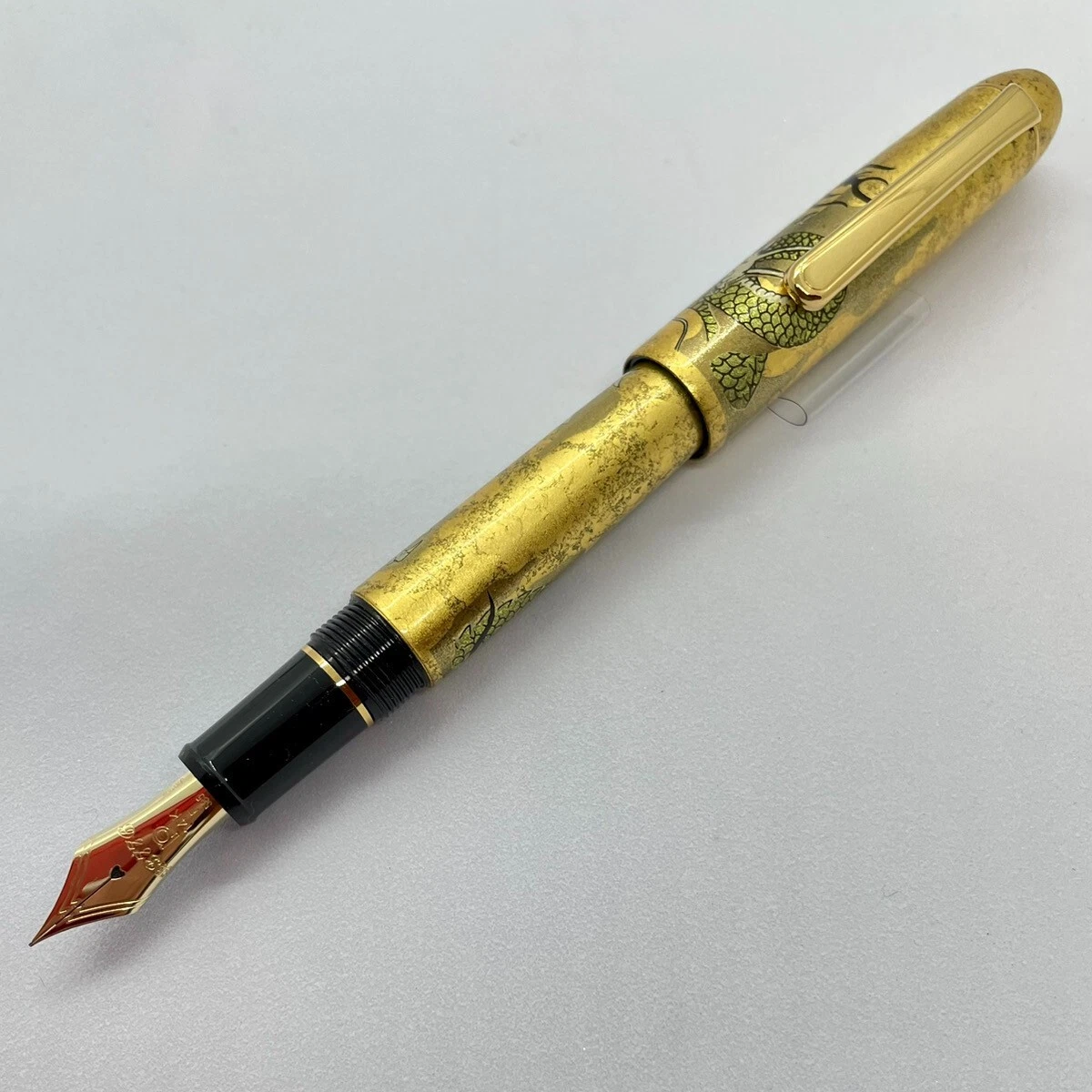 PLATINUM Fountain pen" Ascending dragon " PNB-35000H #57 14k Gold leaf Nib Sizes: Medium Broad - Image 2