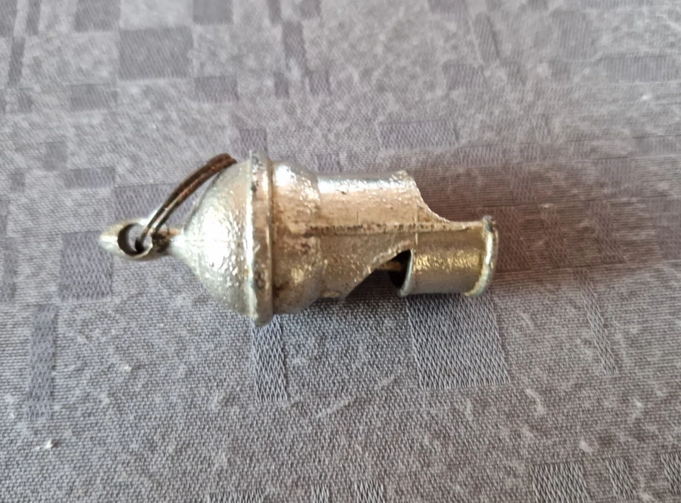 ANCIEN SIFFLET CHROME MILITAIRE - 14/18 - WW 1 ? - Photo 3/3