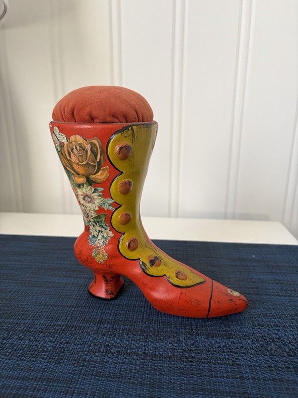 Vtg High Heel "Mod" Shoe Pin Cushion 1960's de Champagne California 7"x7" Signed