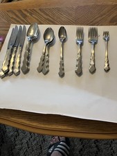 Oneida Distinction Deluxe Stainless 12pc Flat...