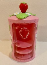 Strawberry Shortcake Spinning Wardrobe w/Hangars, Shelves and Mirror