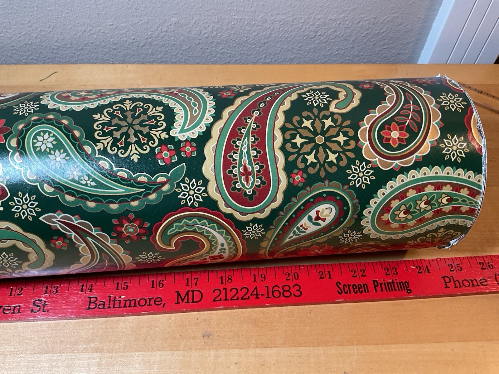 VTG Wrapping Paper Gift Wrap Roll Retail Dept Store Christmas PAISLEY green  24”