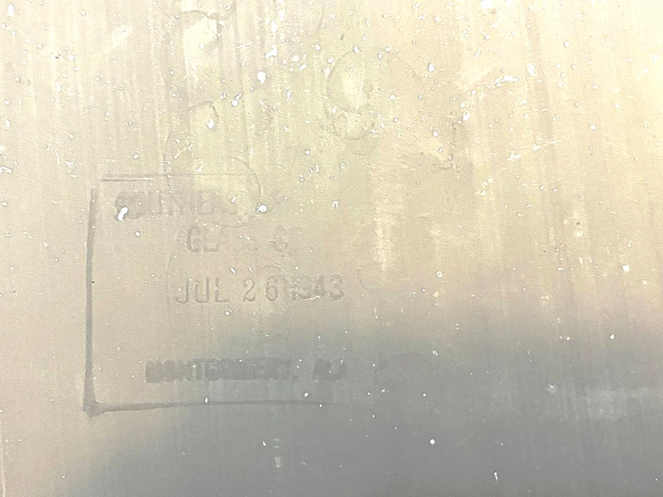 Armario antiguo, espejos de armario 3 puertas, ruedas de 6 cajones patas inferiores 1943 Foto 3 de 4