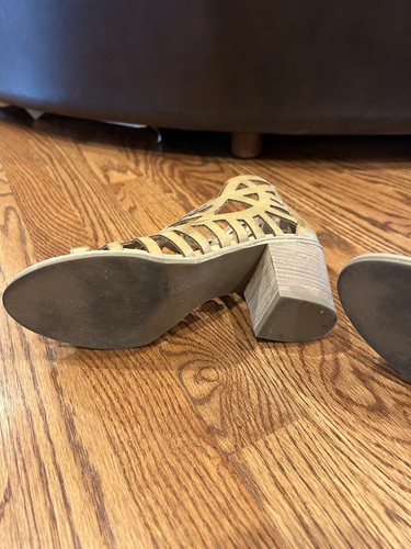 Report Florette Tan Cage Cutout Heel Sandals Size 8M EUC - Picture 4 of 7