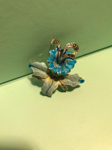 blue Orchid Flower Bouquet Brooch Pin Vintage Art Deco Look Crystal Broach Gift - Picture 2 of 3
