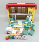Vintage Fisher Price Little People Children's Hospital #931 Play Family COMPLETE
