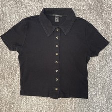 Top corto negro con botones talla mediana Forever 21 Y2K Streetwear corto minimalista