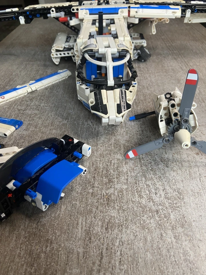 Lego Avion Cargo Pour Pièces Ou À Compléter (voir Photos) - Photo 2/4