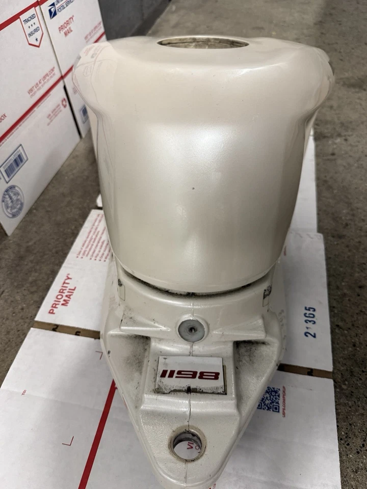 2007 - 2013 Ducati 848 1098 1198 Gas Fuel Tank OEM - Image 3 of 4