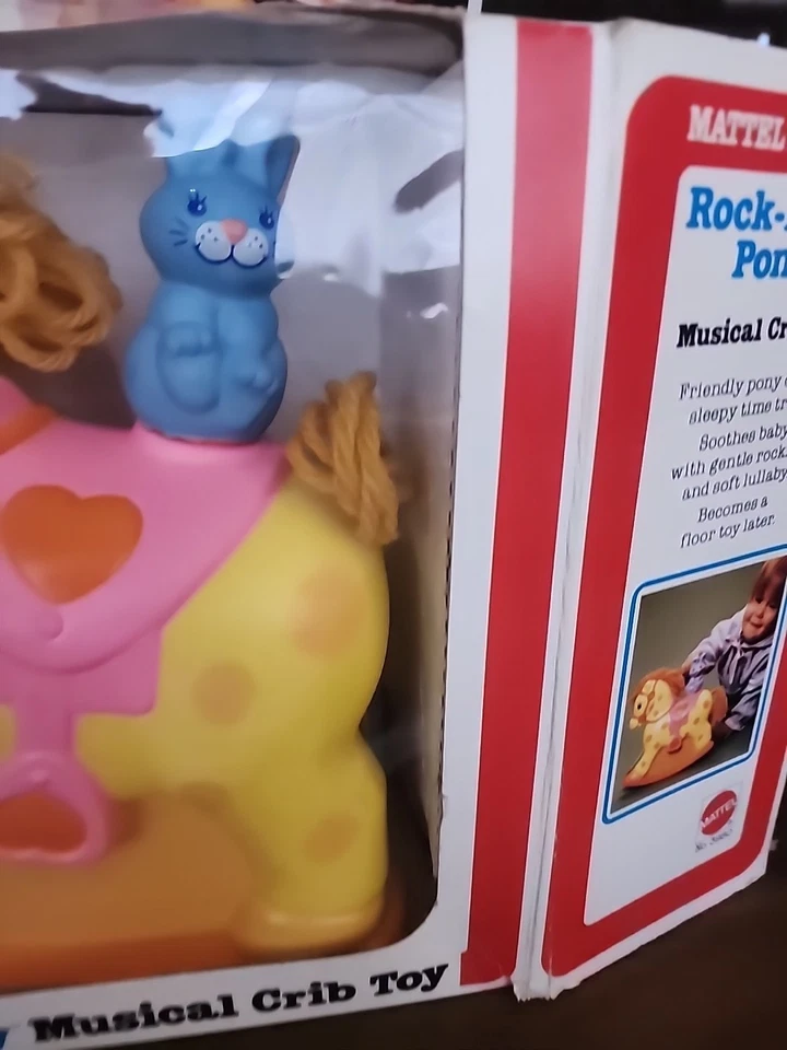 De colección 1981 Mattel Rock-a-Bye Pony Musical Cuna Riel Juguete Caballo Mecedor Conejito Foto 3 de 4