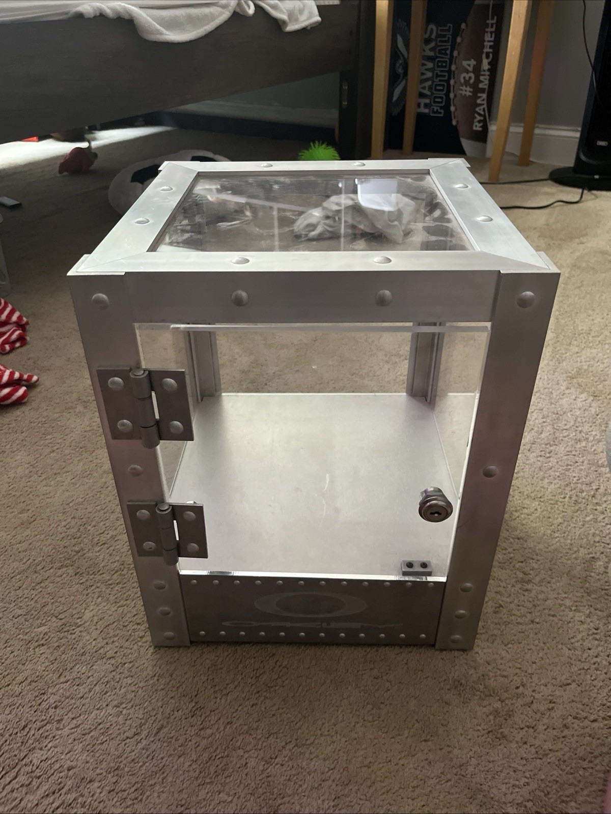 Oakley Vintage x Metal Cube Sunglasses Countertop Display Case Cabinet