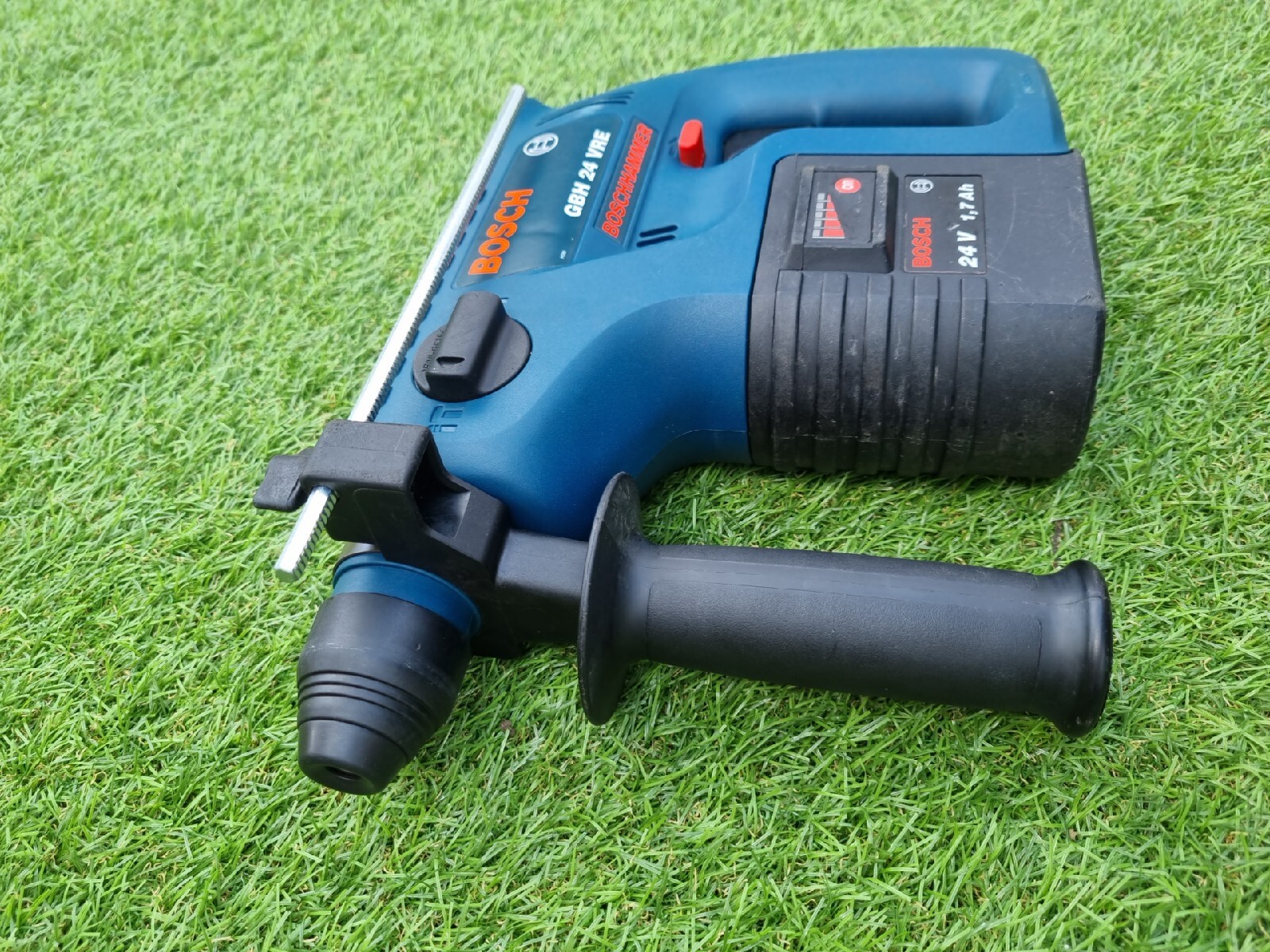 Bosch GBH 24 VRE 24V Cordless SDS hammer Drill Kit Fast Charger 1.7Ah