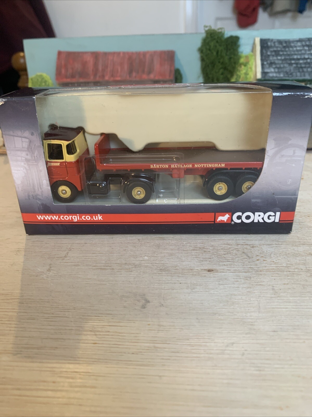 CORGI TRACKSIDE - SCAMMELL LORRY - BARTONS TRANSPORT - 1/76 SCALE MODEL DG175019
