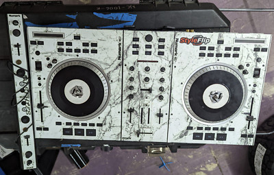 Numark NS7 Portable DJ Controller - Style Flip - AS IS