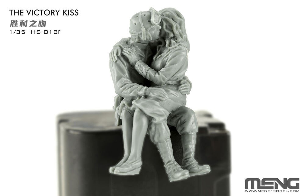 Figurine MENG Le Baiser de la Victoire 1/35 pour animer vos maquettes historiques