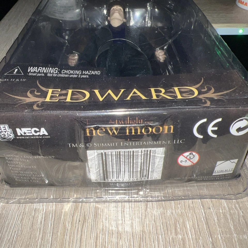 Figura de acción Twilight Saga New Moon Edward Cullen Vampire 2009 carrete juguetes NECA Foto 3 de 4