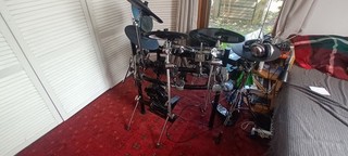 ROLAND E Drum 2 Drum Sets & Rack & Hocker komplett