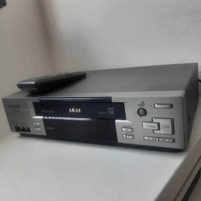 Akai VS-J718 - HiFi VHS Videorecorder Video Cassette Recorder mit Fernbedienung