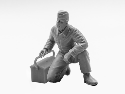 ICM 32109 model kit 1:32 German Luftwaffe Ground Personnel (1939-1945) 3 figures - Bild 9 von 12