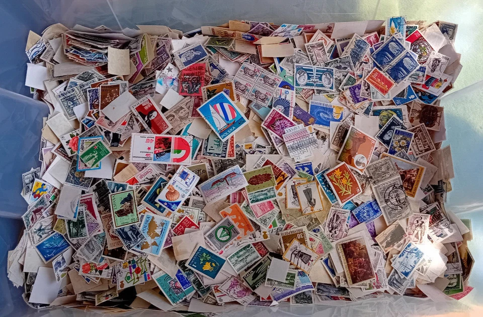 Wundertüte aller Welt Kiloware ca 4- 5000 PAPIERFREIE Marken mit Blöcke.Ans..
