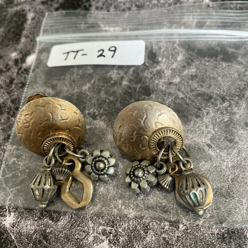 Vintage Gold Tone Dangle Silver Flower Clip On Earrings Jewelry TT-29 - Picture 4 of 4