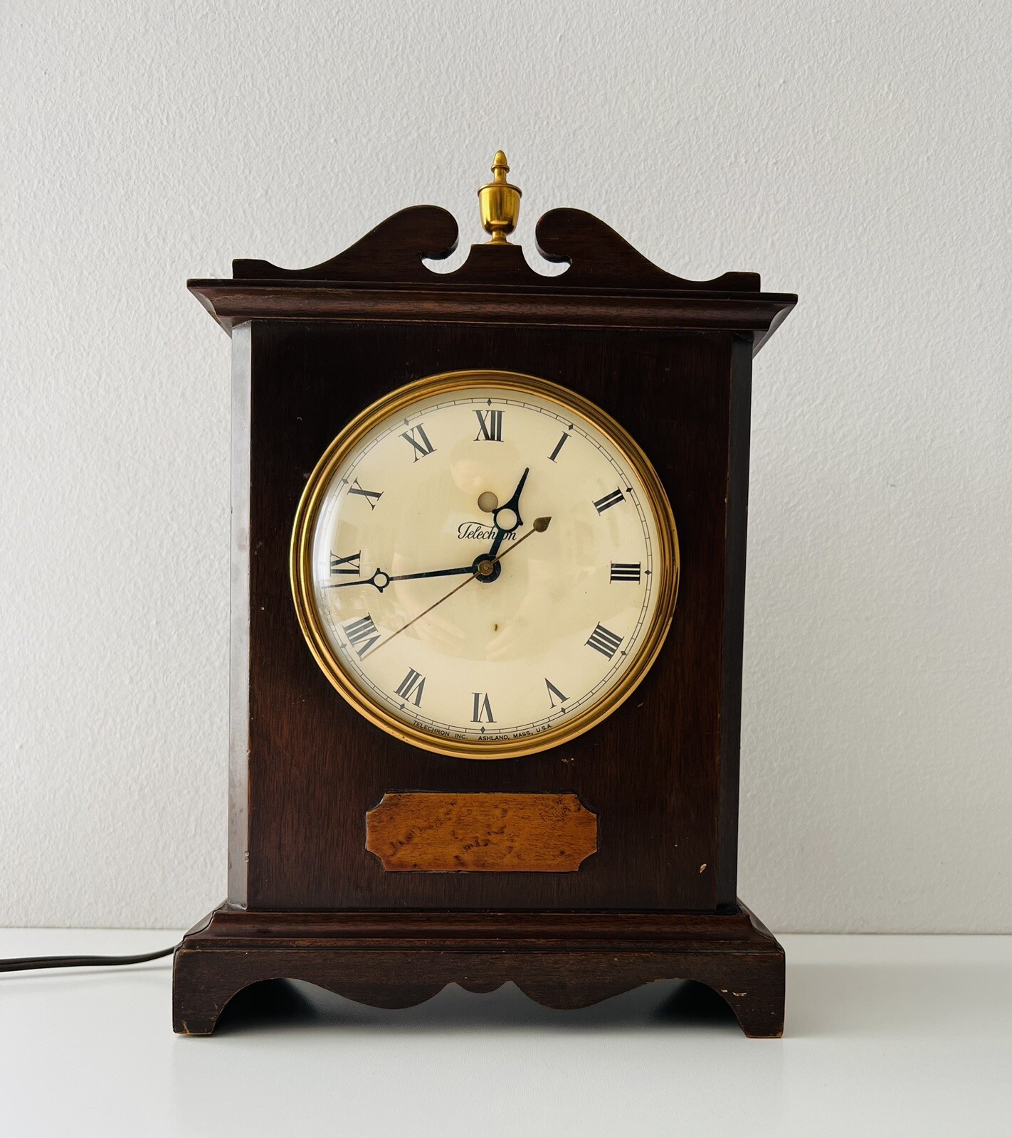 Telechron Vtg 1940s Knickerbocker Wood Mantel Clock Model 4H99 Works