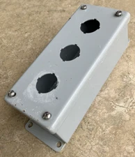 Saginaw Control SCE-3PB Enclosure 3 Hole