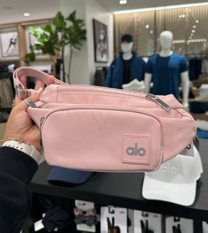 Alo Yoga Explorer Pink Belt Bag NWT Waist Pack Crossbody Gym Travel Essential