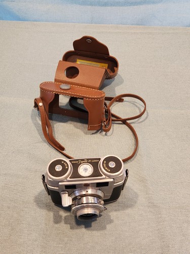 Vintage Kodak Signet 35 Film Camera W/ Leather Carrying Case- UNTESTED