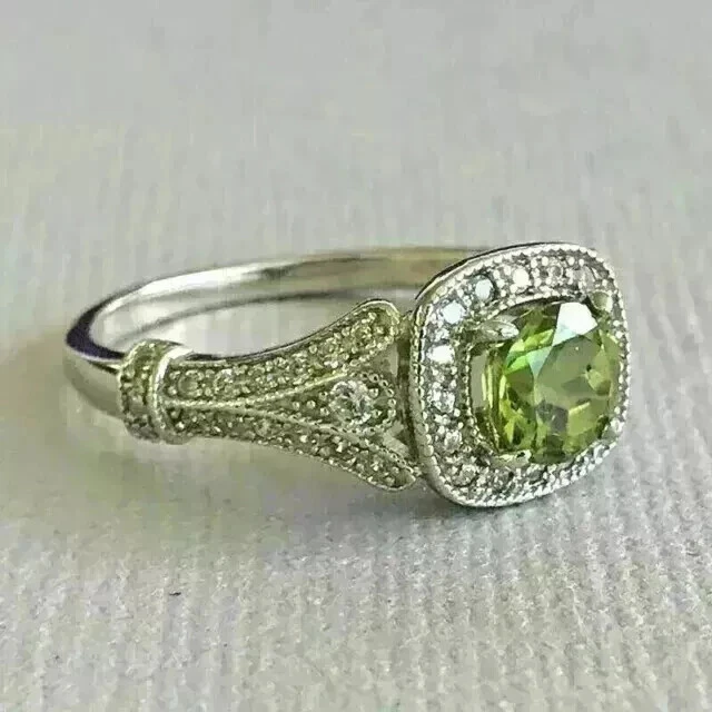 Anel de casamento criado em laboratório 2 quilates corte redondo peridoto halo fantasia folheado a ouro branco 14K - Imagem 2 de 4