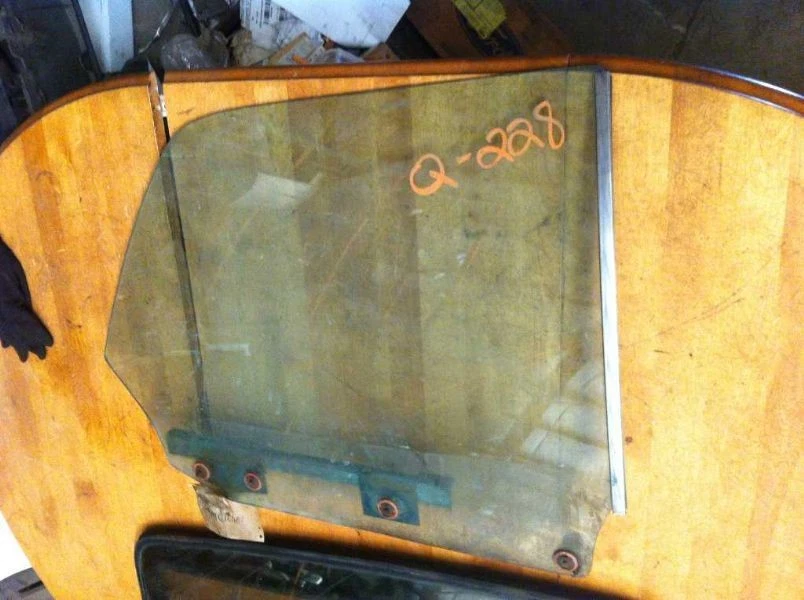 DRIVER LEFT REAR DOOR GLASS MONACO HT FITS 74-75 DODGE PASS - Image 4 of 4