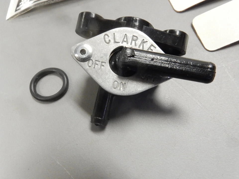 Nuevo de Lote Antiguo Clarke Petcock Fuel Cock con Almohadilla de Cojín para Tanque de Gas Se Adapta a: ?? Honda Clarke?? Foto 2 de 4