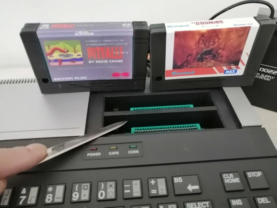 COMPUTER CONSOLE PHILIPS MSX - BASIC VG-8010 - ANNI 80 +JOYSTICK GIOCHI - Immagine 2 di 4