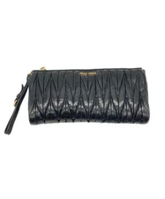 MIU MIU                    Clutch Bag black
