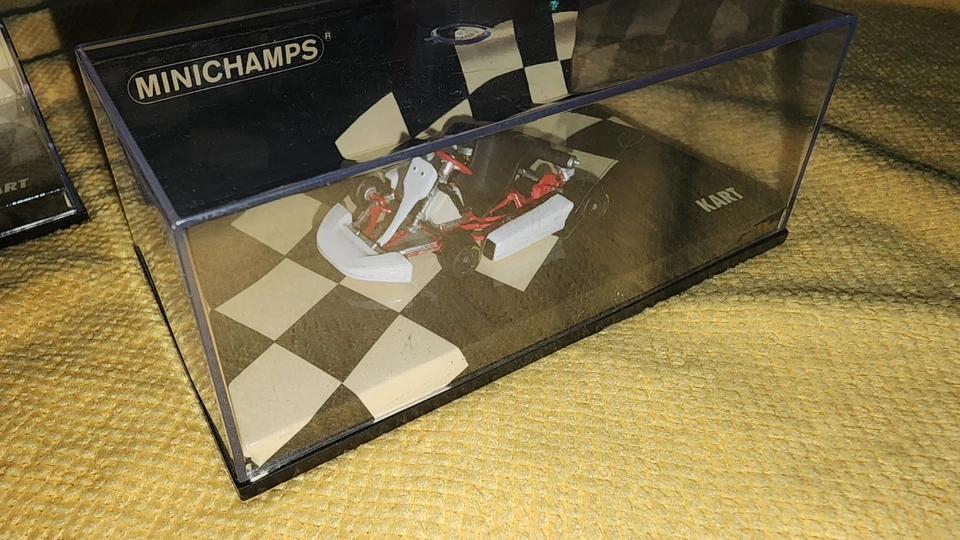 1:43 Minichamps Karts RED + WHITE - Image 2 of 3