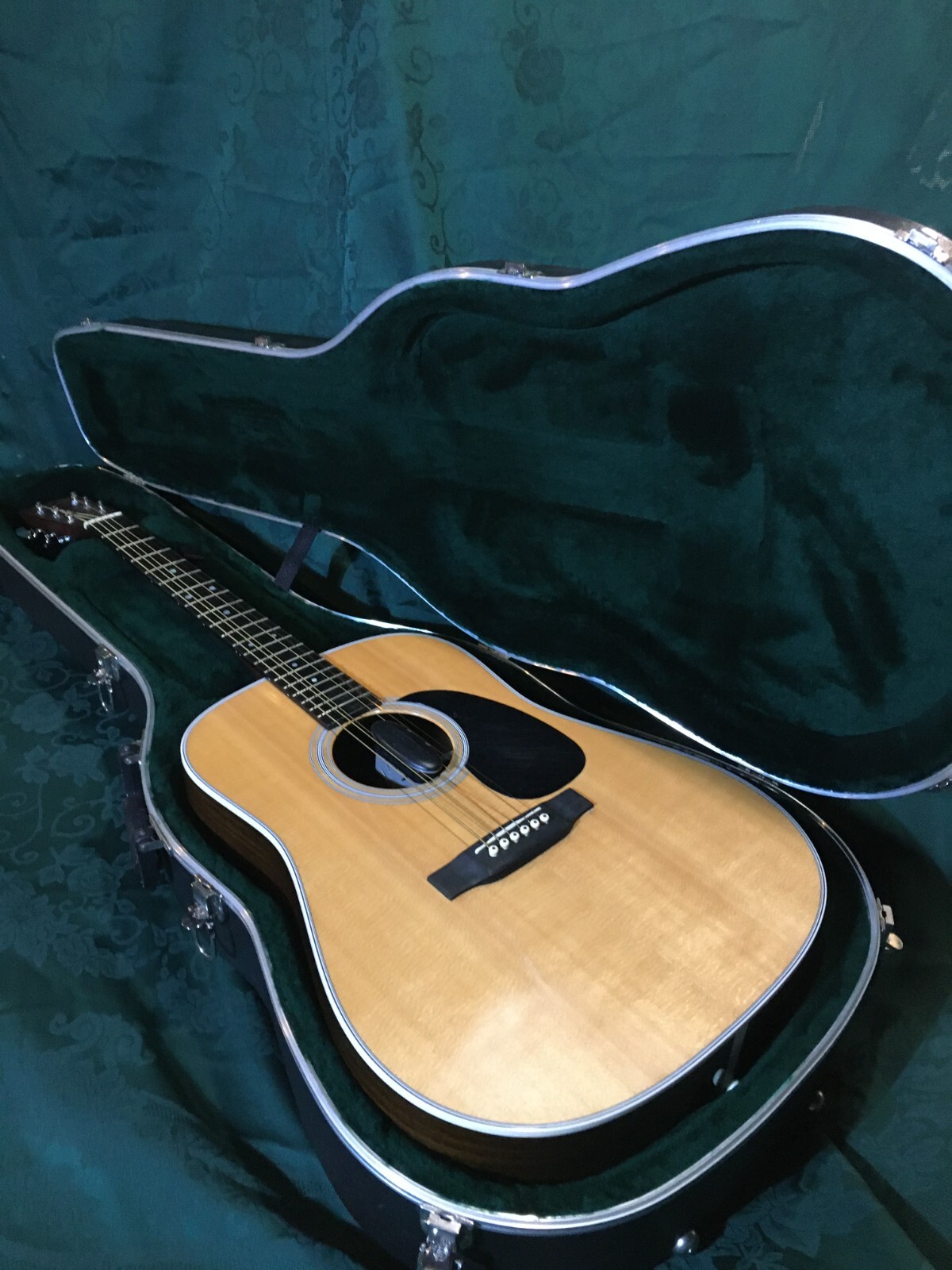 2015 Martin D28 Standard Acoustic Guitar serial 1905461 Martin case