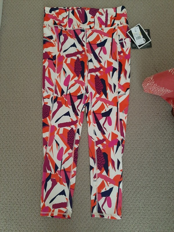 Womens Colorful Activewear XL J. Dow Fitness. NWT excellent condition!