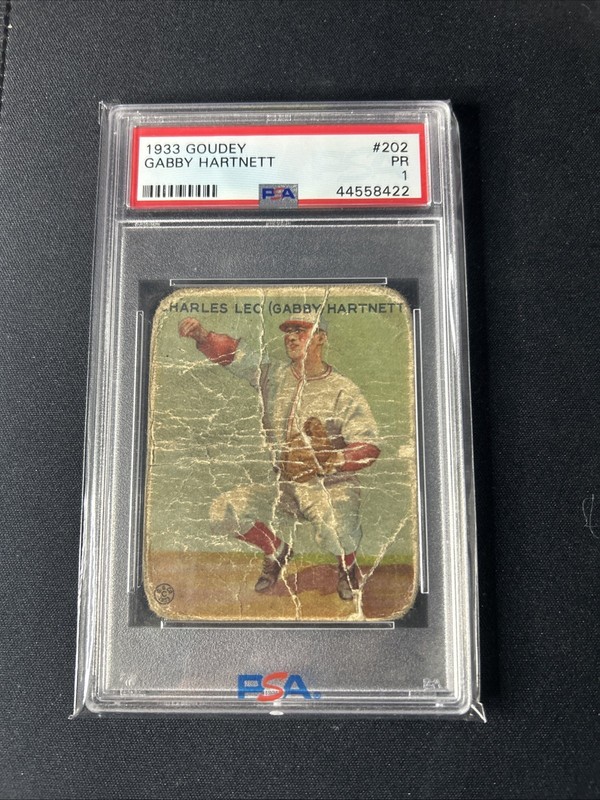 1933 Goudey #202 Babby Hartnett Rookie Card HOF. PSA 1