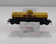 Micro-Trains 65090/2 N Scale Shell Oil Company 39' Single Dome Tank Car #1114