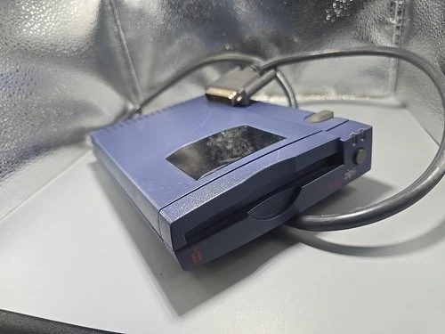Iomega Zip Drive Z100P2 plus Four 100mb Disk UNTESTED MAC100 IBM Format Y2K