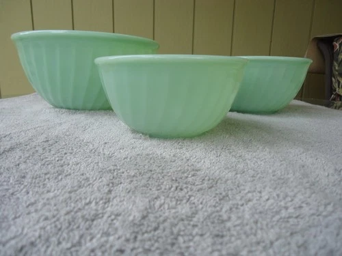 Set of 3 FIRE-KING JADEITE SWIRL Mixing Bowls   6", 7", and 9"