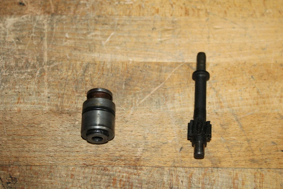 BMW E12 E21 E23 E24 E28 Manual Speedometer Gear Shaft Drive 23211207772 getrag - Image 3 of 4