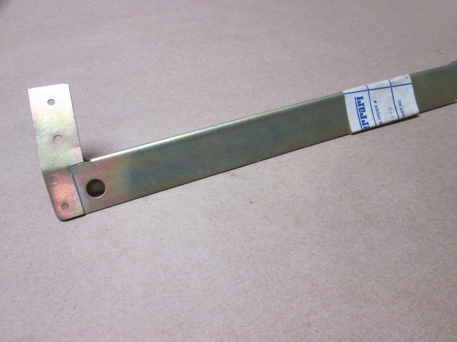 Ferrari 308 QV - Exhaust Grille RH Angle Bracket # 60715500